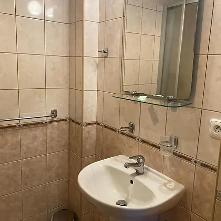 Bouda Sestidomi Strážné