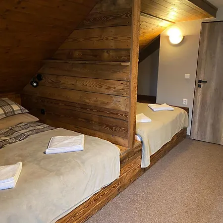 Bouda šestidomí