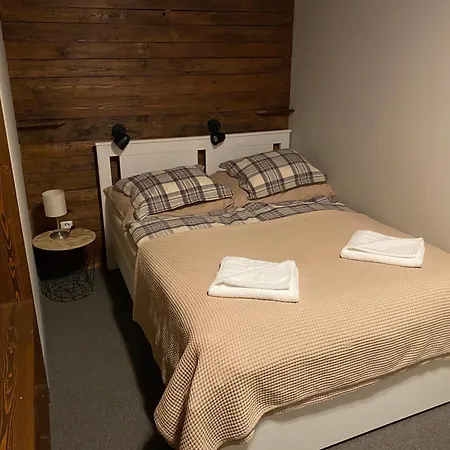 Bouda Sestidomi * Strážné