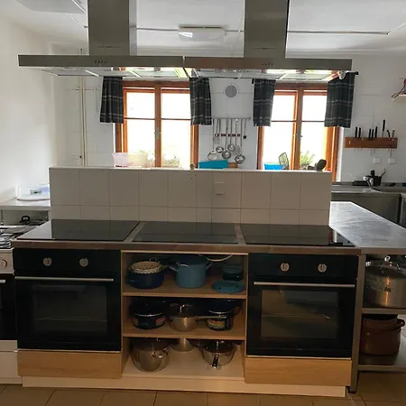 Bouda šestidomí Strážné